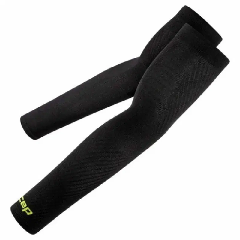 CEP CORE RUN ULTRALIGHT SHORT ARM SLEEVES Компрессионные рукава Черный