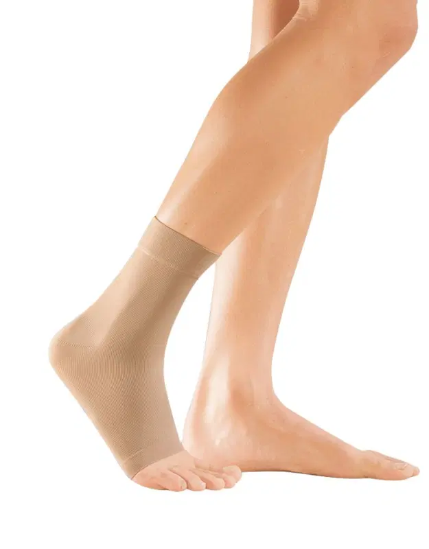 Medi ELASTIC ANKLE SUPPORT Бандаж голеностопный компрессионный Бежевый
