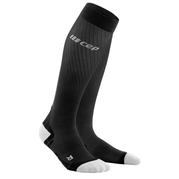 CEP ULTRALIGHT TALL COMPRESSION SOCKS (W) Компрессионные гольфы ультратонкие женские Черный