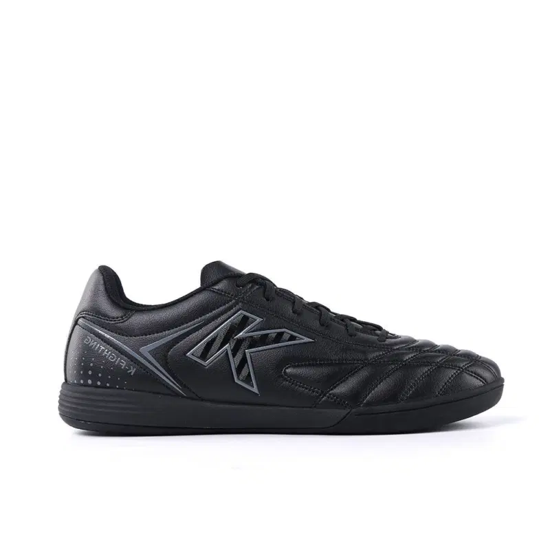 Kelme MEN FOOTBALL SHOES (IN) Бутсы футзальные Черный