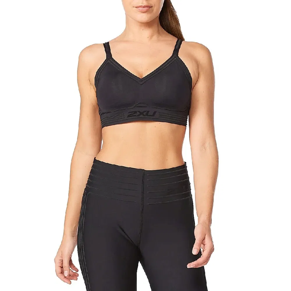 2XU NO DISTRACTION CROP (W) Топ спортивный женский Черный