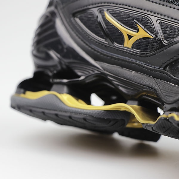 Mizuno WAVE