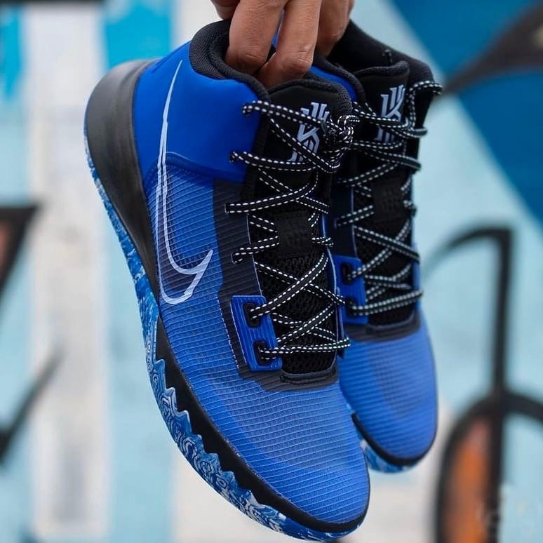 Nike KYRIE FLYTRAP IV