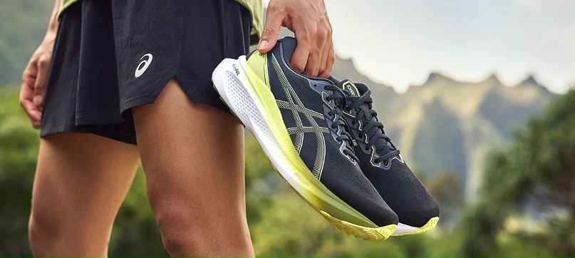 Впервые с 2021 года: беговые кроссовки ASICS, изображение №1