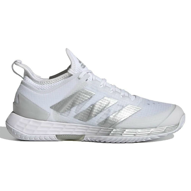 Кроссовки Adidas ADIZERO UBERSONIC изготовлены из переработанного материала и понравятся тем, кто заботится об экологии