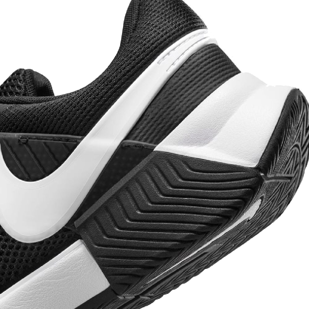 Nike ZOOM GP CHALLENGE 1 (W) Кроссовки теннисные женские Черный