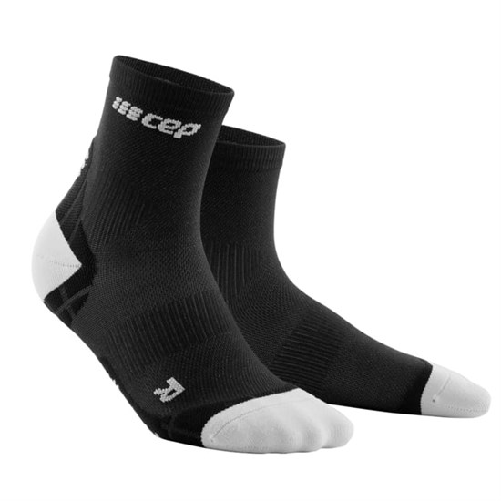 CEP ULTRALIGHT COMPRESSION SHORT SOCKS (W) Компрессионные ультратонкие носки для бега женские Черный/Серый - фото 249626