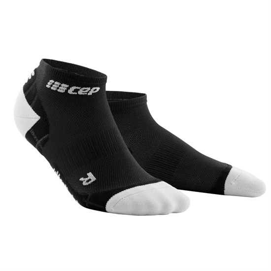 CEP ULTRALIGHT LOW CUT COMPRESSION SOCKS (W) Компрессионные короткие носки для бега ультратонкие женские Черный/Белый - фото 265651