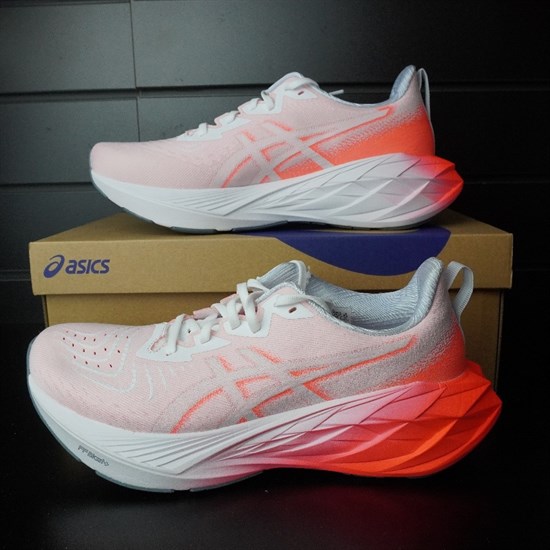 Asics NOVABLAST 4 Кроссовки беговые Белый/Красный - фото 294740