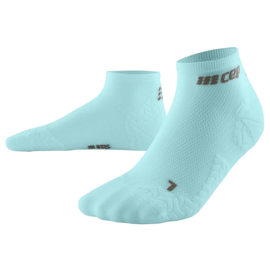 CEP ULTRALIGHT LOW CUT COMPRESSION SOCKS Компрессионные короткие носки для бега ультратонкие Голубой - фото 320879