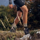 CEP HIKING MERINO MID CUT COMPRESSION SOCKS Компрессионные носки для активного отдыха на природе Песочный/Черный - фото 260676