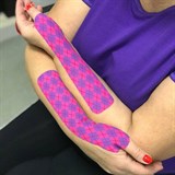 RockTape DESIGN 5смх5м розовый узор Кинезиотейп Розовый/Фиолетовый - фото 263923