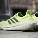 Adidas ULTRABOOST LIGHT Кроссовки беговые Салатовый/Черный - фото 272384