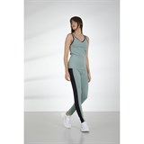 Poivre Blanc FRESH-UP TANK TOP Майка теннисная женский Хаки/Черный - фото 273424 Poivre Blanc FRESH-UP TANK TOP Майка теннисная женский Хаки/Черный - фото 273424