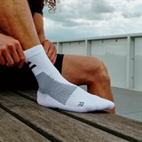 CEP TRAINING MID CUT COMPRESSION SOCKS Носки спортивные Белый - фото 278556