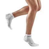 CEP ULTRALIGHT LOW CUT COMPRESSION SOCKS (W) Компрессионные короткие носки для бега ультратонкие женские Белый/Серый - фото 278564