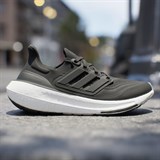 Adidas ULTRABOOST LIGHT (W) Кроссовки беговые женские Черный/Белый - фото 278680 Adidas ULTRABOOST LIGHT (W) Кроссовки беговые женские Черный/Белый - фото 278680