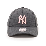 New Era 9FORTY NEW YORK YANKEES ESSENTIAL WOMENS Бейсболка женския Серый/Розовый - фото 282176