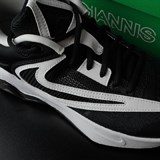 Nike GIANNIS IMMORTALITY 3 "MADE IN SEPOLIA" Кроссовки баскетбольные Черный/Белый - фото 291562
