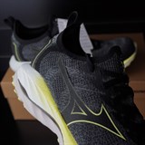 Mizuno WAVE NEO WIND Кроссовки беговые Черный - фото 294783