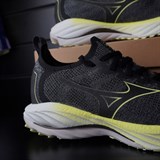 Mizuno WAVE NEO WIND Кроссовки беговые Черный - фото 294785