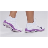 Mizuno WAVE VOLTAGE 2 MID (W) Кроссовки волейбольные женские Белый/Фиолетовый - фото 300015