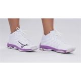 Mizuno WAVE VOLTAGE 2 MID (W) Кроссовки волейбольные женские Белый/Фиолетовый - фото 300016