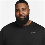 Nike DRI-FIT UV MILER SHORT-SLEAVE RUNNING TOP Футболка беговая Черный - фото 306114 Nike DRI-FIT UV MILER SHORT-SLEAVE RUNNING TOP Футболка беговая Черный - фото 306114