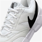 Nike COURT VAPOR LITE 4 Кроссовки теннисные Белый/Черный - фото 306142 Nike COURT VAPOR LITE 4 Кроссовки теннисные Белый/Черный - фото 306142