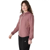 Asics CORE JACKET (W) Куртка беговая ветрозащитная женская Темно-розовый - фото 315603 Asics CORE JACKET (W) Куртка беговая ветрозащитная женская Темно-розовый - фото 315603