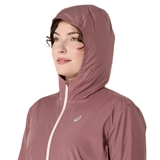 Asics CORE JACKET (W) Куртка беговая ветрозащитная женская Темно-розовый - фото 315606 Asics CORE JACKET (W) Куртка беговая ветрозащитная женская Темно-розовый - фото 315606