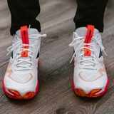 Mizuno WAVE MOMENTUM ELITE MID Кроссовки волейбольные Белый/Оранжевый - фото 320452