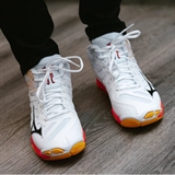 Mizuno WAVE VOLTAGE 2 MID Кроссовки волейбольные Белый/Оранжевый - фото 320456