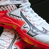 Mizuno WAVE LIGHTNING NEO 3 Кроссовки волейбольные Белый/Оранжевый - фото 320467