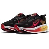 Nike VOMERO 18 Кроссовки беговые Черный/Красный - фото 329953