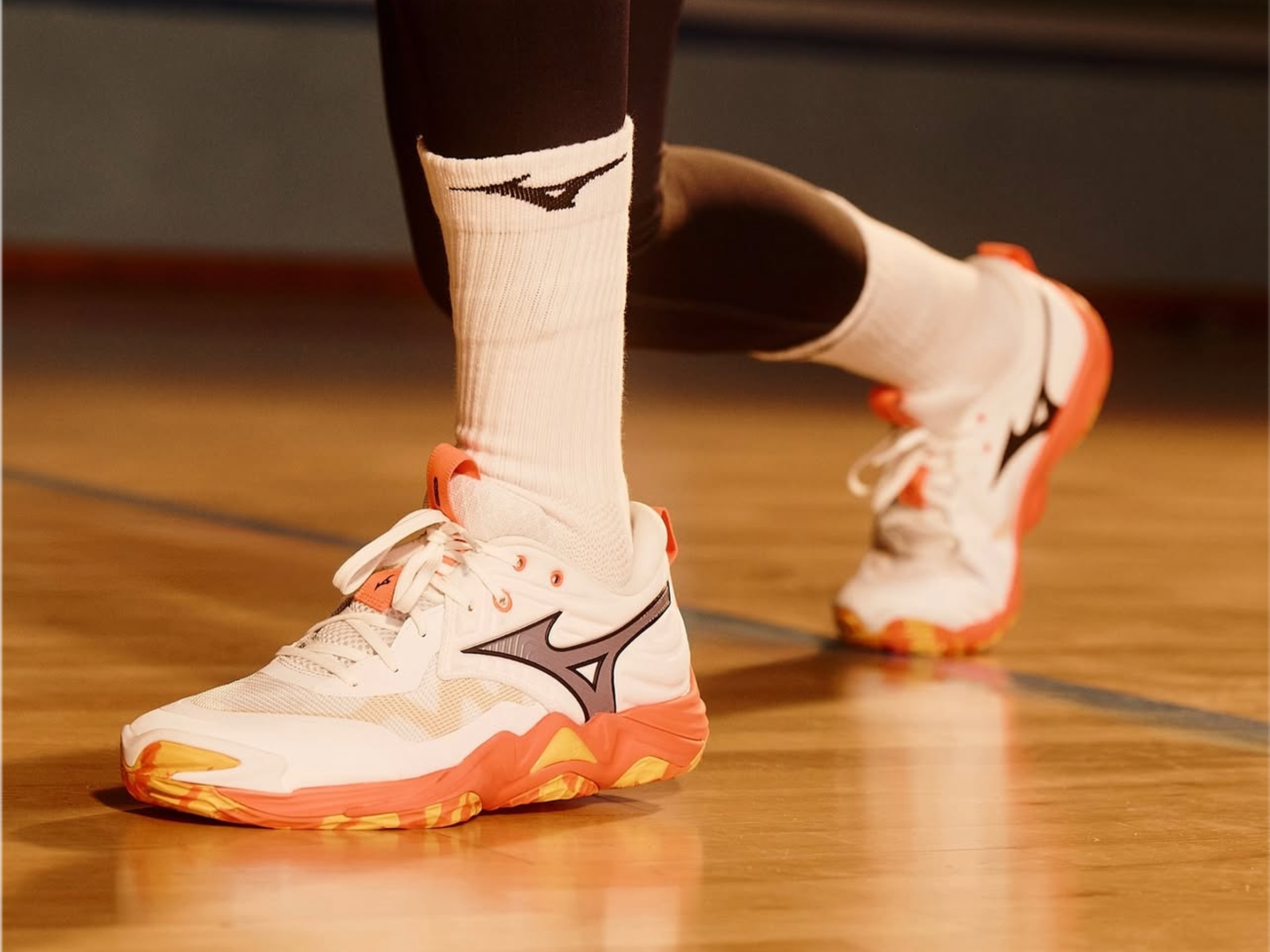волейбольные кроссовки mizuno