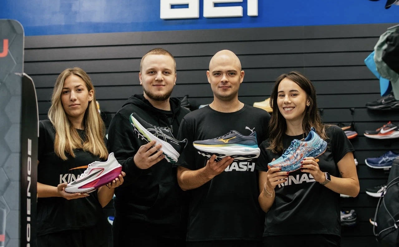 розыгрыш кроссовок в офлайн-магазинах!